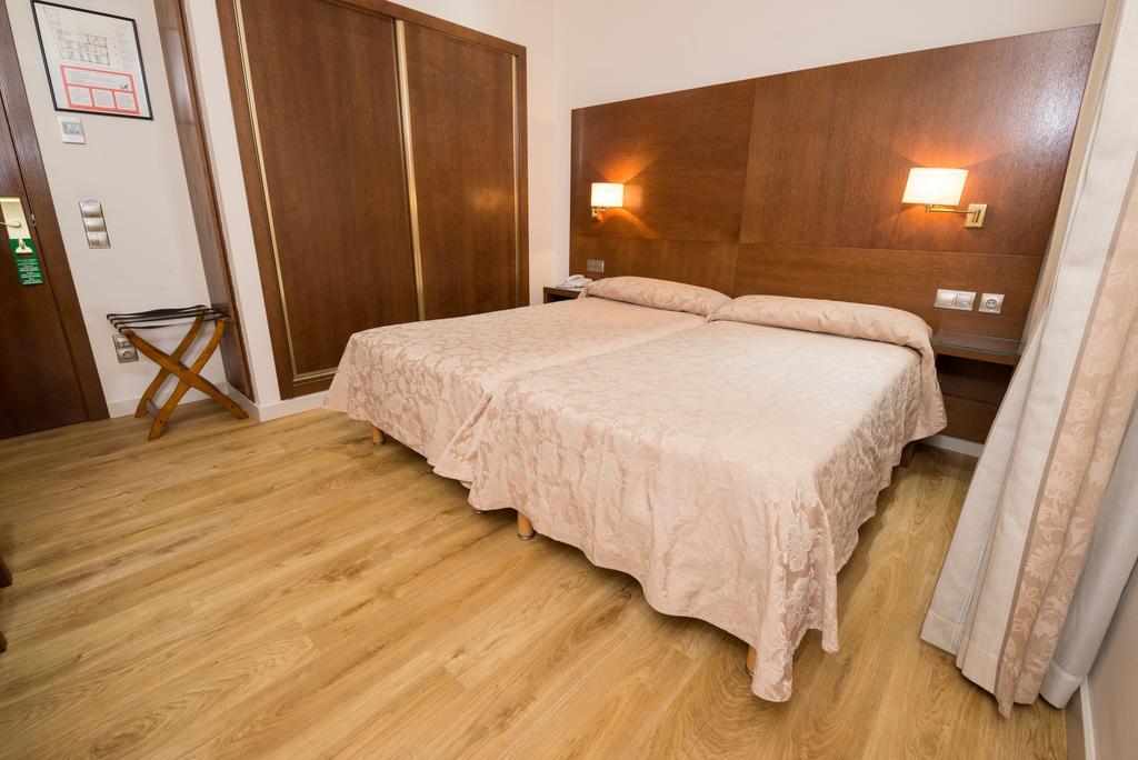 Ramon Berenguer IV Hotel Lleida Kültér fotó